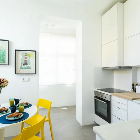 Ambassador Balcony Апартаменти